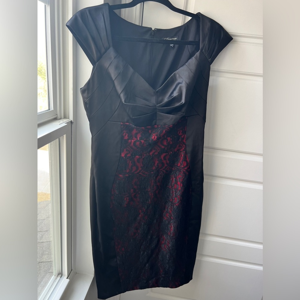 Fancy Dress with Red Lace in Middle
